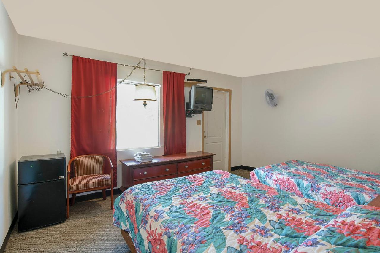 Hotel O Near Fanning Springs State Park Us Hwy 98 โอลด์ทาวน์ ภายนอก รูปภาพ