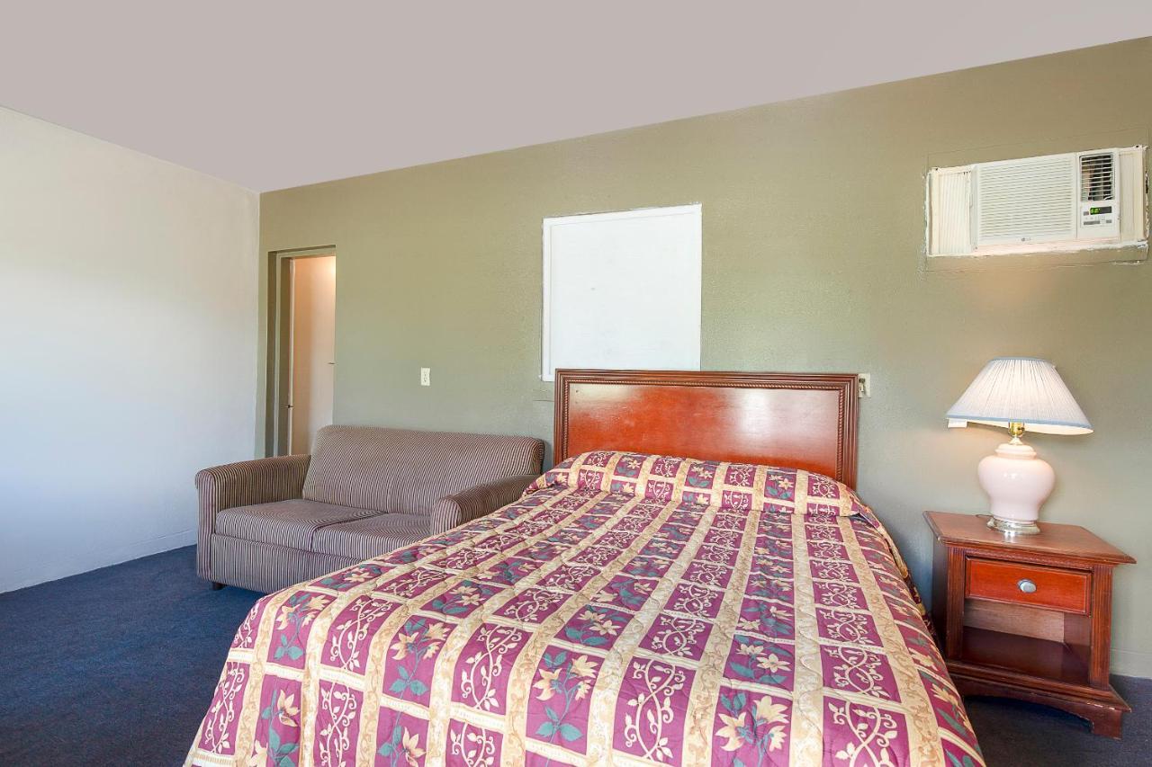 Hotel O Near Fanning Springs State Park Us Hwy 98 โอลด์ทาวน์ ภายนอก รูปภาพ