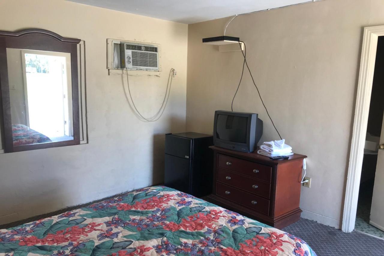 Hotel O Near Fanning Springs State Park Us Hwy 98 โอลด์ทาวน์ ภายนอก รูปภาพ