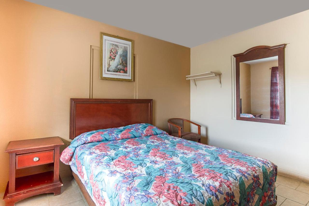 Hotel O Near Fanning Springs State Park Us Hwy 98 โอลด์ทาวน์ ภายนอก รูปภาพ