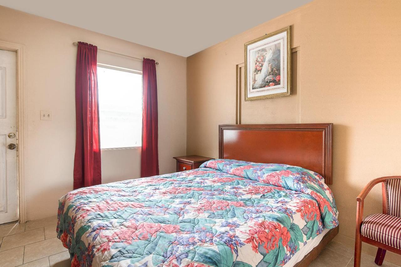 Hotel O Near Fanning Springs State Park Us Hwy 98 โอลด์ทาวน์ ภายนอก รูปภาพ