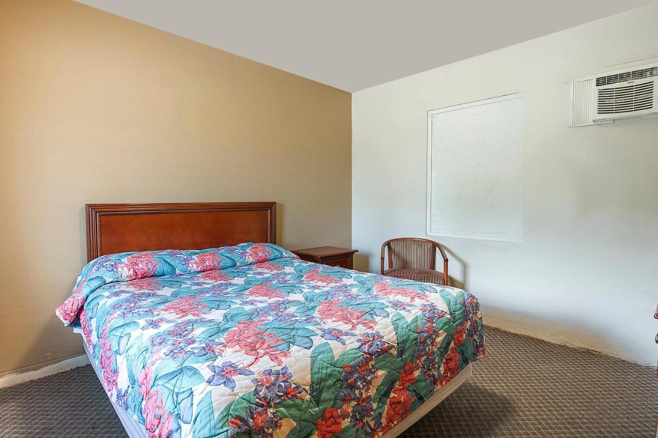 Hotel O Near Fanning Springs State Park Us Hwy 98 โอลด์ทาวน์ ภายนอก รูปภาพ