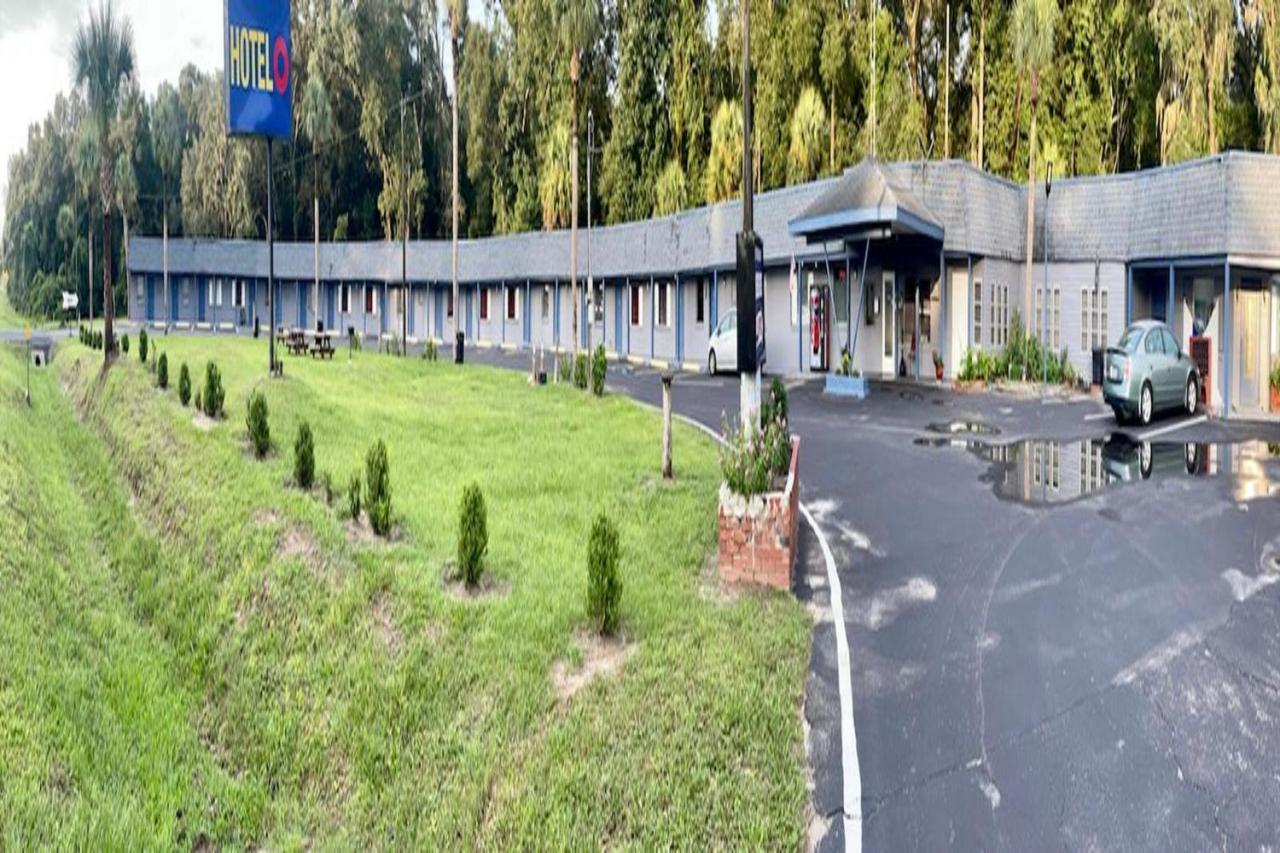 Hotel O Near Fanning Springs State Park Us Hwy 98 โอลด์ทาวน์ ภายนอก รูปภาพ